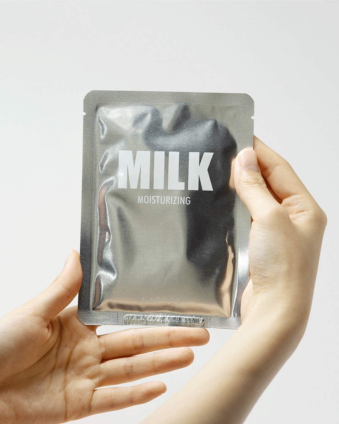 Daily Sheet Mask formulated with milk for deep hydration. Deeply moisturizing and replenishes dry skin